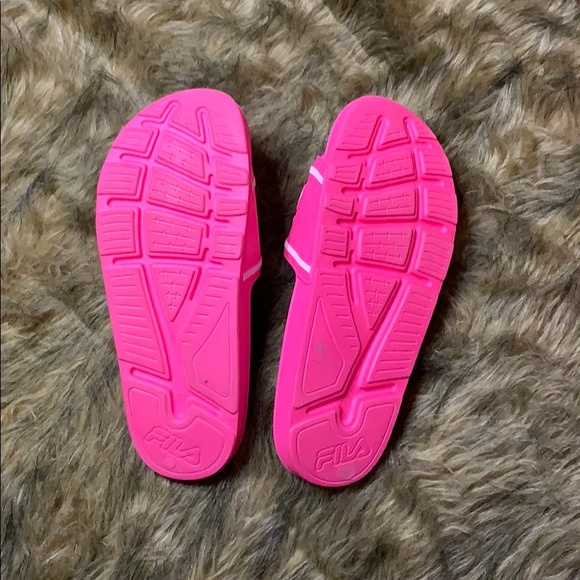 FILA SLIDES - Picture 3 of 3